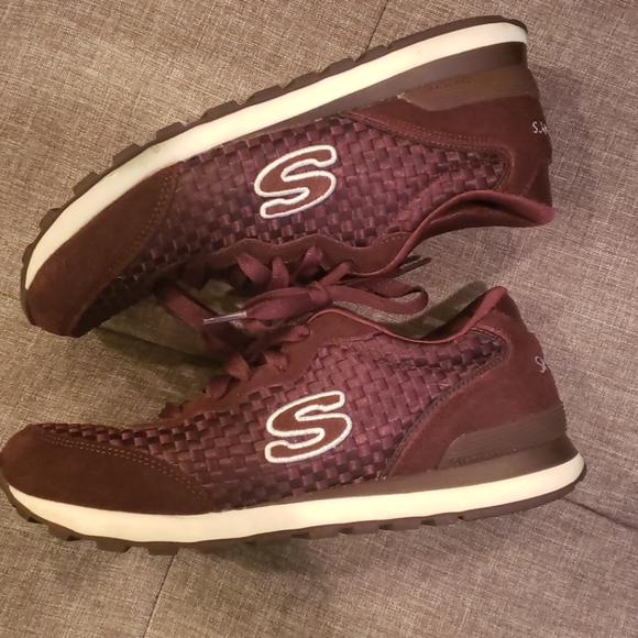 Burgundy Weave Skechers with Memory Foam - Picture 2 of 5
